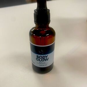 Body glow oil